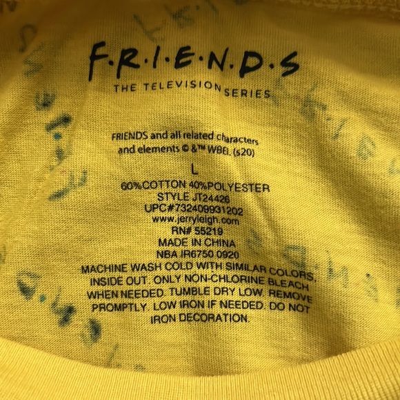 Friends Long Sleeve Crop top - Picture 4 of 4